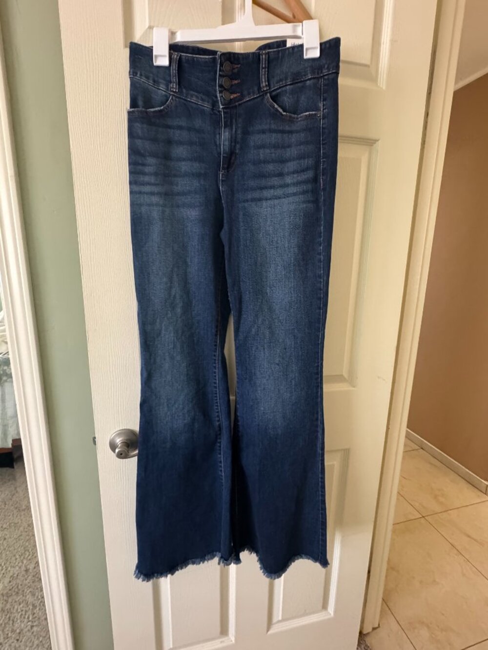 Sneak Peek High Rise 3-Button Raw Hem Flare Jeans Size 30 NWT
